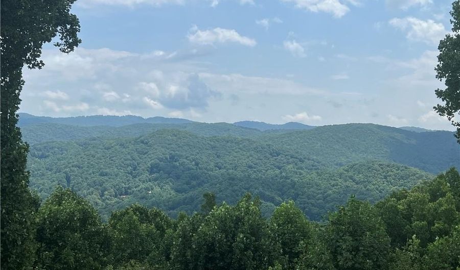 277 Indian Paintbrush Dr R122, Banner Elk, NC 28604 - 2 Beds, 2 Bath
