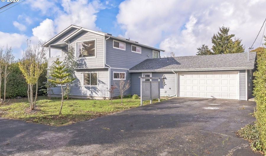 314 S HAZEL St, Brookings, OR 97415 - 3 Beds, 2 Bath