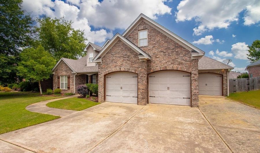 3503 STONEWALL Dr, Benton, AR 72015 - 5 Beds, 3 Bath