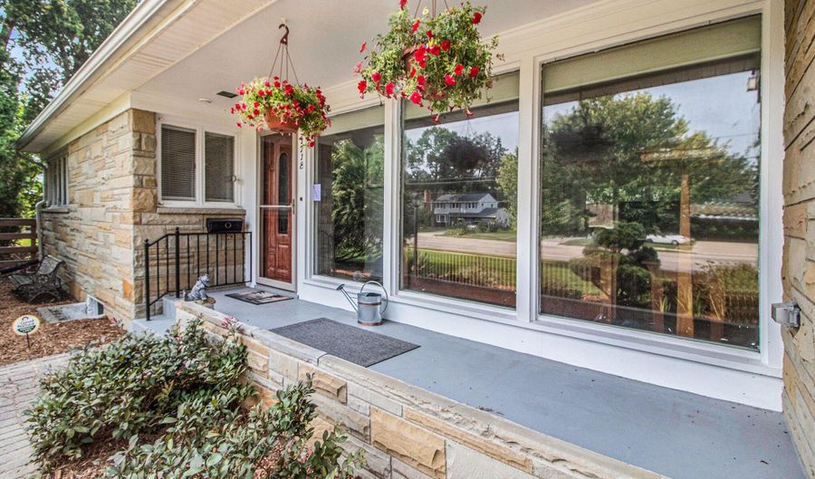 1718 E Stadium Blvd, Ann Arbor, MI 48104 - 2 Beds, 2 Bath