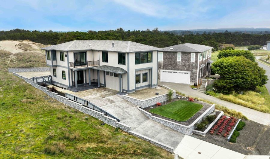 2485 BEACH LOOP Dr, Bandon, OR 97411 - 3 Beds, 3 Bath