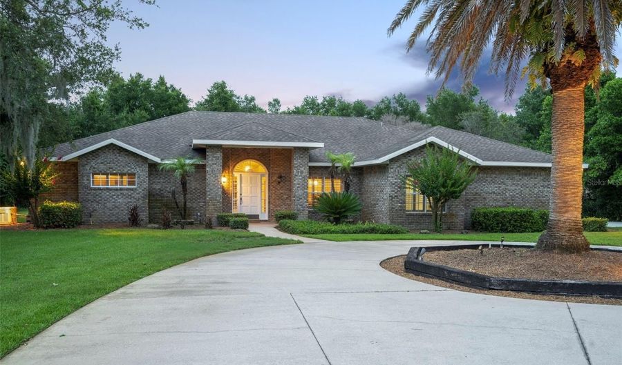 1303 ACRES Dr, Apopka, FL 32703 - 4 Beds, 3 Bath