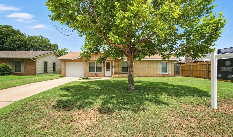 3112 Sandefer St, Abilene, TX 79603 - 3 Beds, 2 Bath