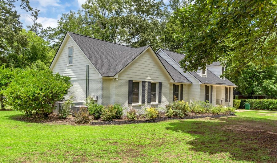 2715 N Doublegate, Albany, GA 31721 - 5 Beds, 3 Bath