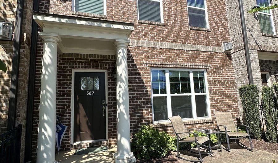 882 Westmoreland Cir NW, Atlanta, GA 30318 - 3 Beds, 3 Bath