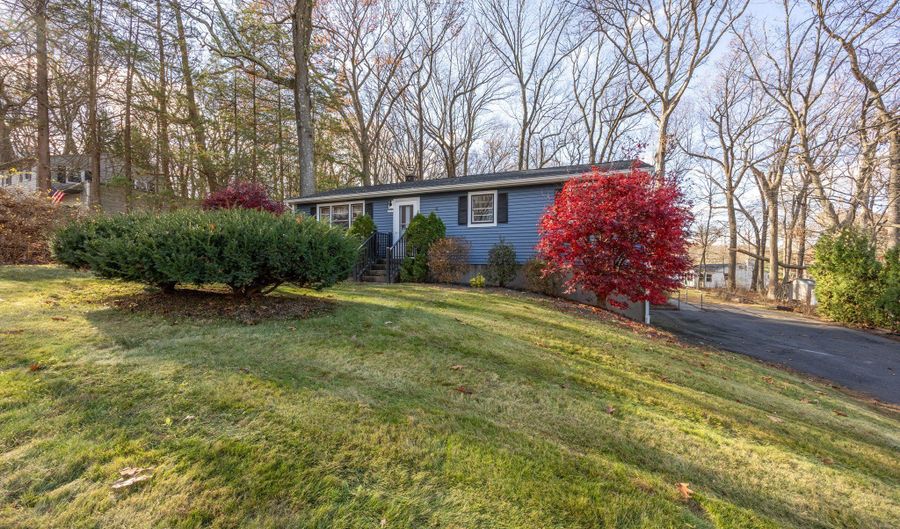 1211 Summit Rd, Cheshire, CT 06410 - 3 Beds, 2 Bath