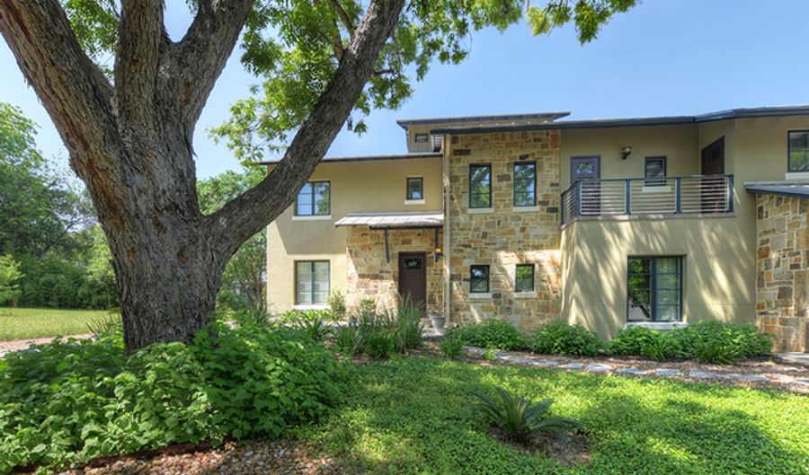 107 Eaton St, Alamo Heights, TX 78209 - 4 Beds, 5 Bath