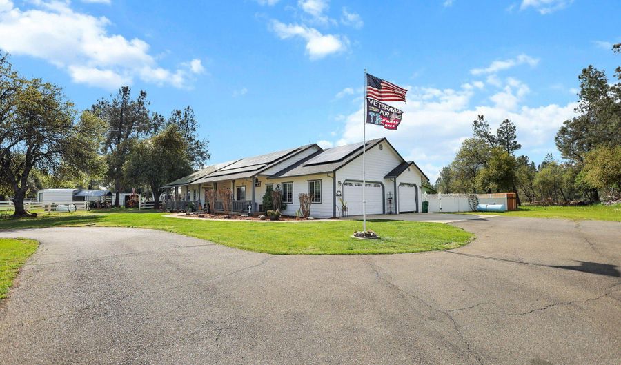 6640 Dixieland Dr, Anderson, CA 96007 - 4 Beds, 3 Bath