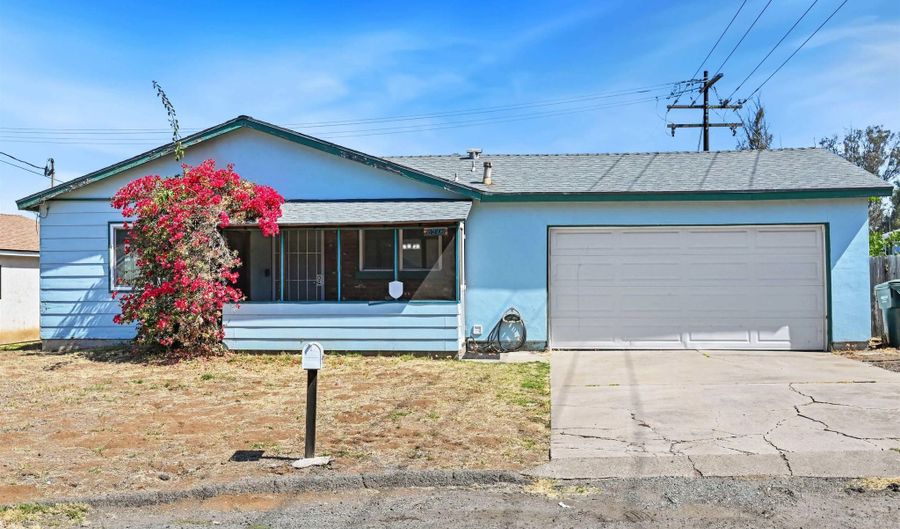 8976 Rover St, Spring Valley, CA 91977 - 3 Beds, 2 Bath