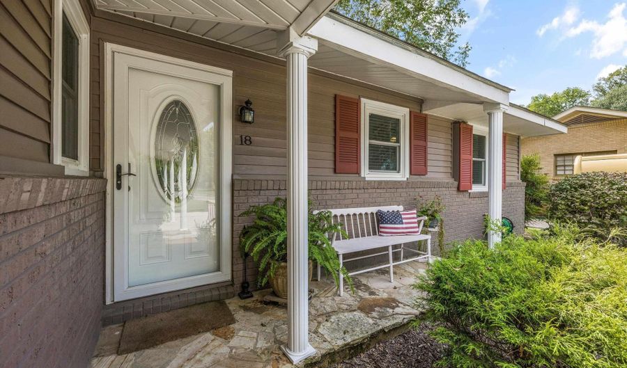 18 Sandra Ln, Athens, AL 35611 - 3 Beds, 2 Bath