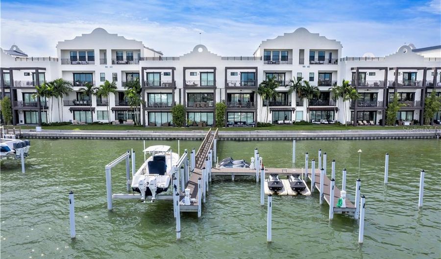 182 BRIGHTWATER Dr 5, Clearwater Beach, FL 33767 - 4 Beds, 4 Bath