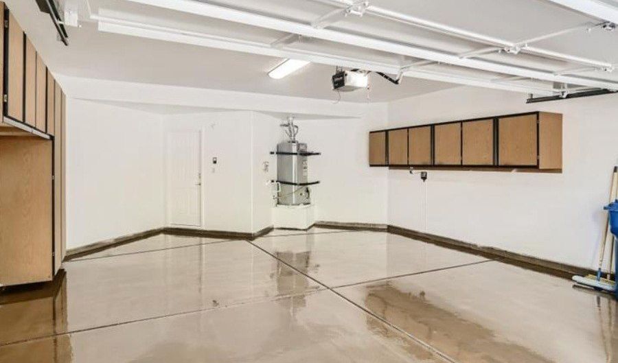 8275 Round Hills Cir, Las Vegas, NV 89113 - 2 Beds, 2 Bath