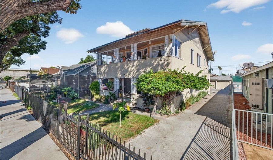 323 W 60th, Los Angeles, CA 90003 - 7 Beds, 0 Bath