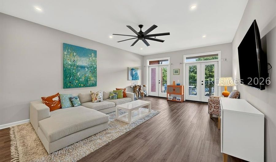 10 Johnston Way Suite F, Bluffton, SC 29910 - 2 Beds, 3 Bath