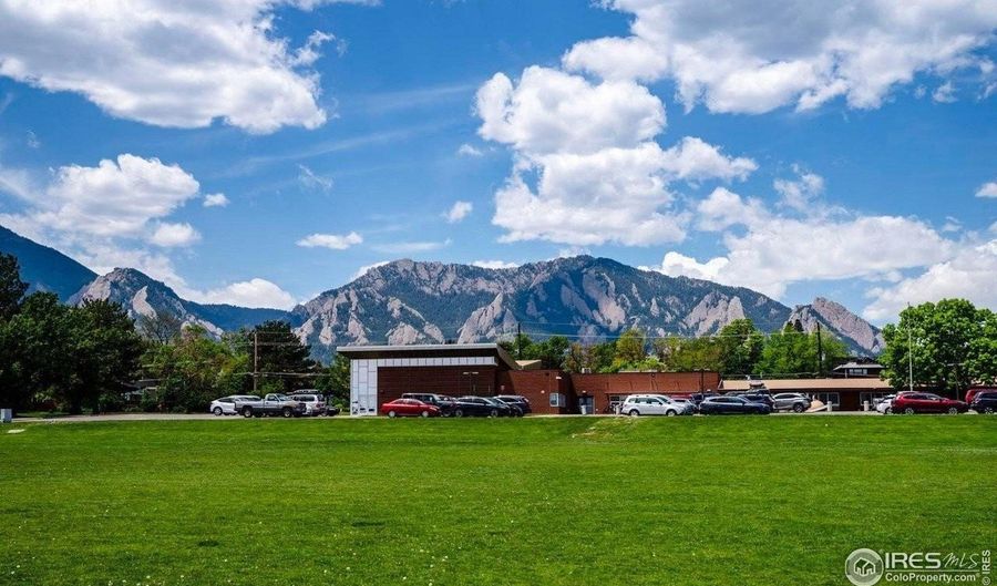 750 W Moorhead Cir A, Boulder, CO 80305 - 3 Beds, 2 Bath