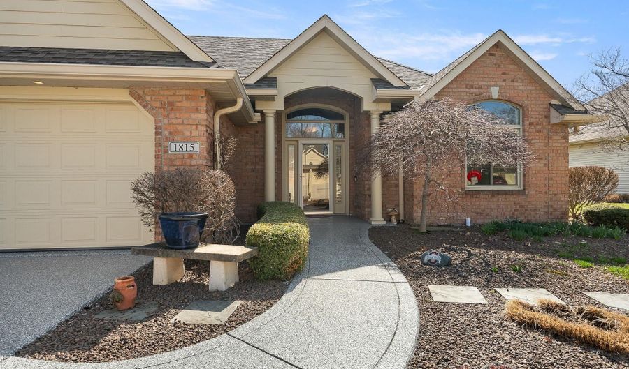 1815 Bent Tree Ct, Auburn, IN 46706 - 3 Beds, 4 Bath