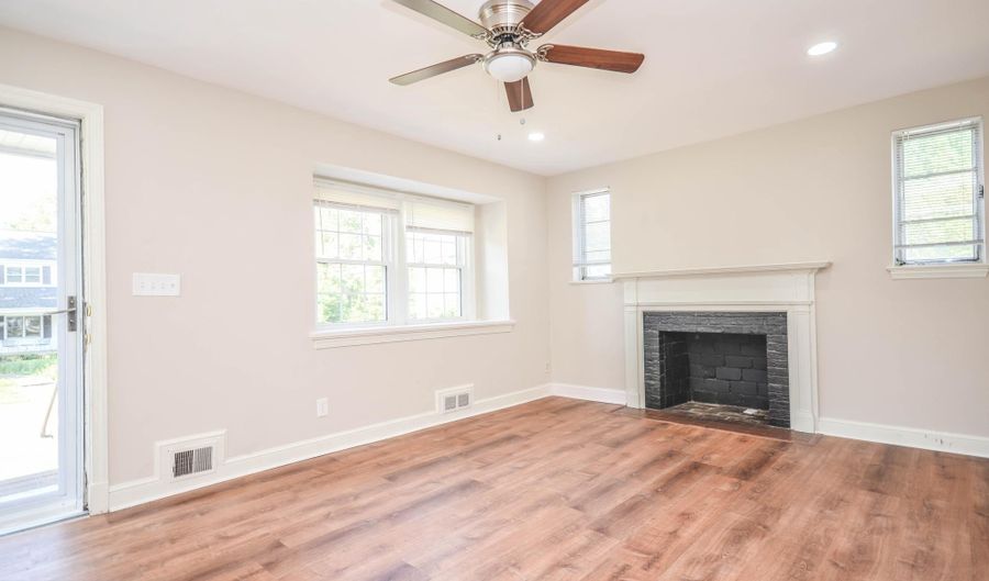 9107 LINDALE Dr, Bethesda, MD 20817 - 5 Beds, 4 Bath