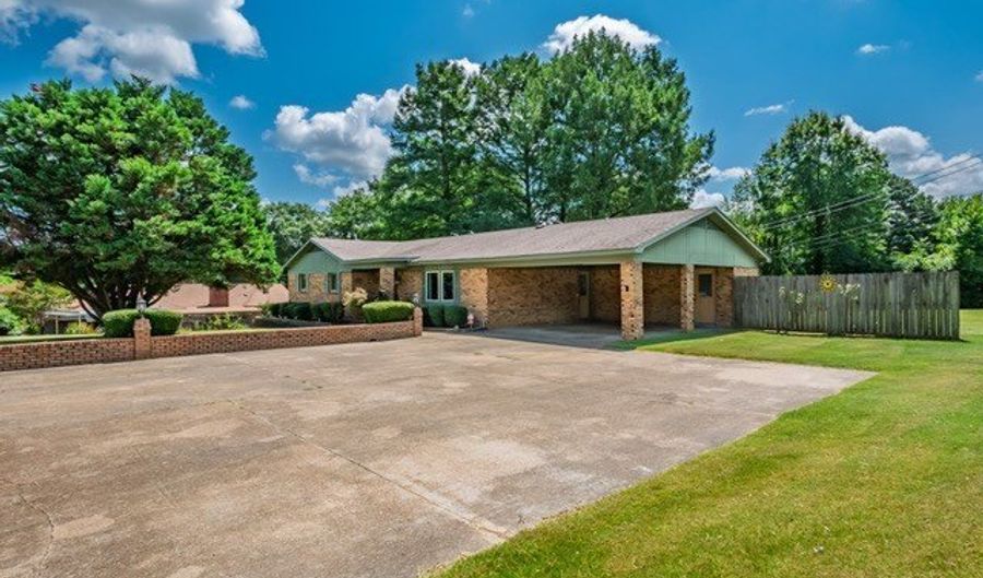 316 Hickory Ln, Batesville, MS 38606 - 3 Beds, 2 Bath