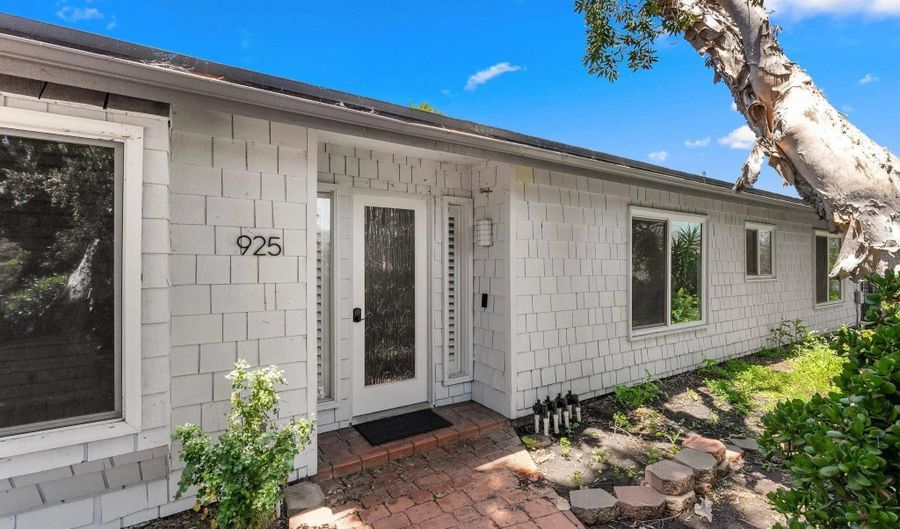 925 Moody Dr, Escondido, CA 92027 - 4 Beds, 3 Bath