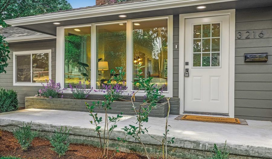 3216 SE WISTER St, Milwaukie, OR 97222 - 4 Beds, 3 Bath