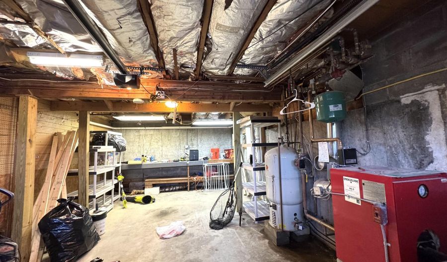 902 Eastern Ave, Augusta, ME 04330 - 3 Beds, 2 Bath