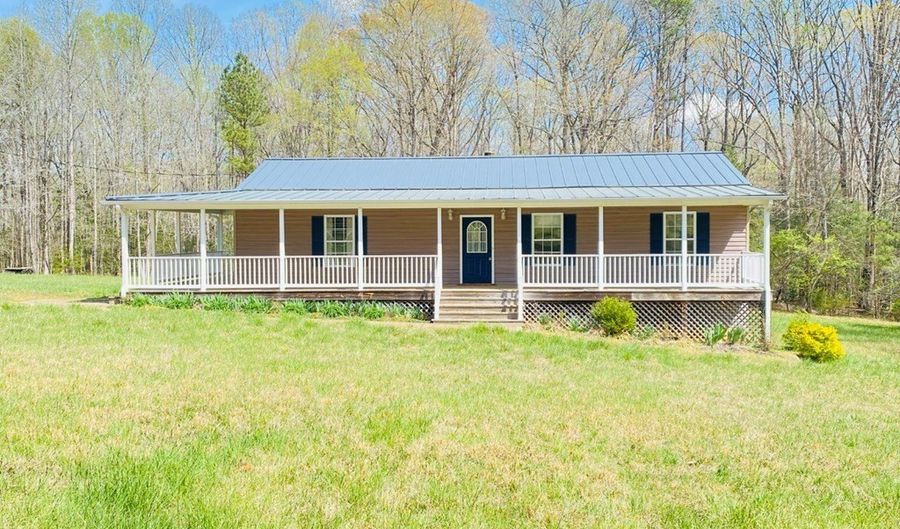 427 Muscadine Trl, Baskerville, VA 23915 - 3 Beds, 2 Bath