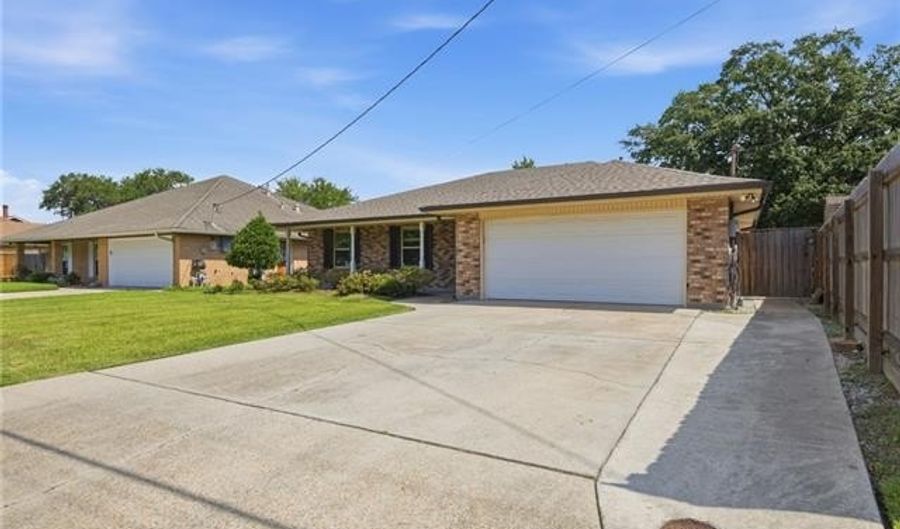 402 AVENUE A, Belle Chasse, LA 70037 - 3 Beds, 2 Bath