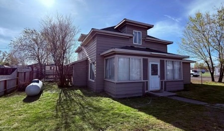 709 N East D St, Alturas, CA 96101 - 3 Beds, 2 Bath