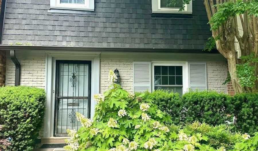 5103 SENTINEL Dr 33, Bethesda, MD 20816 - 3 Beds, 3 Bath