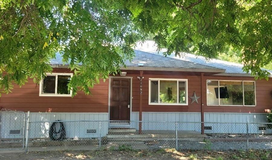 21092 Shelly Ln, Anderson, CA 96007 - 2 Beds, 2 Bath
