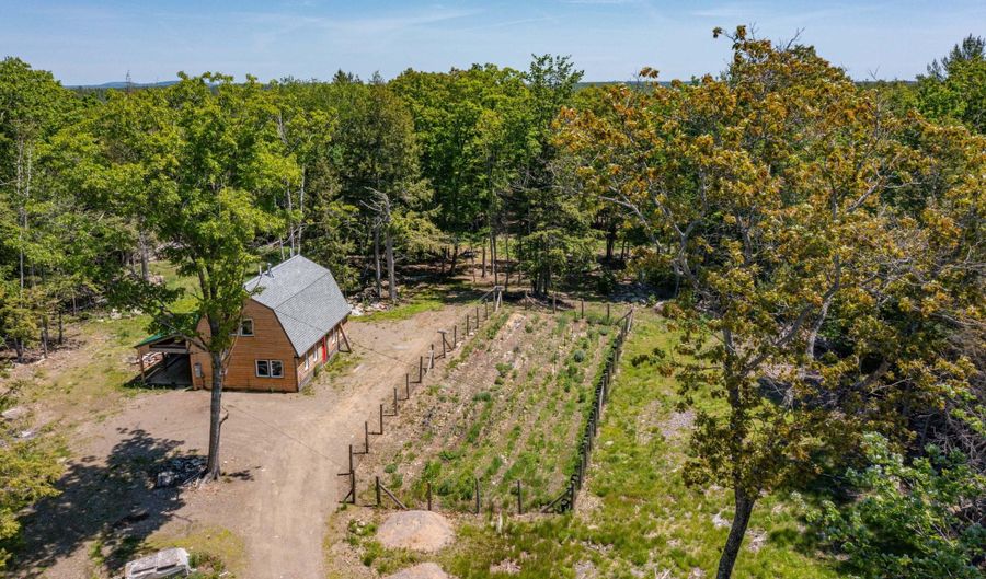 23 Fernwood Ln, Belfast, ME 04915 - 3 Beds, 1 Bath