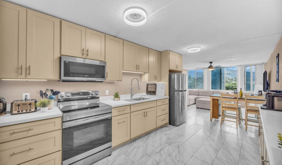 111 KAHULUI BEACH Rd D402, Kahului, HI 96732 - 2 Beds, 2 Bath