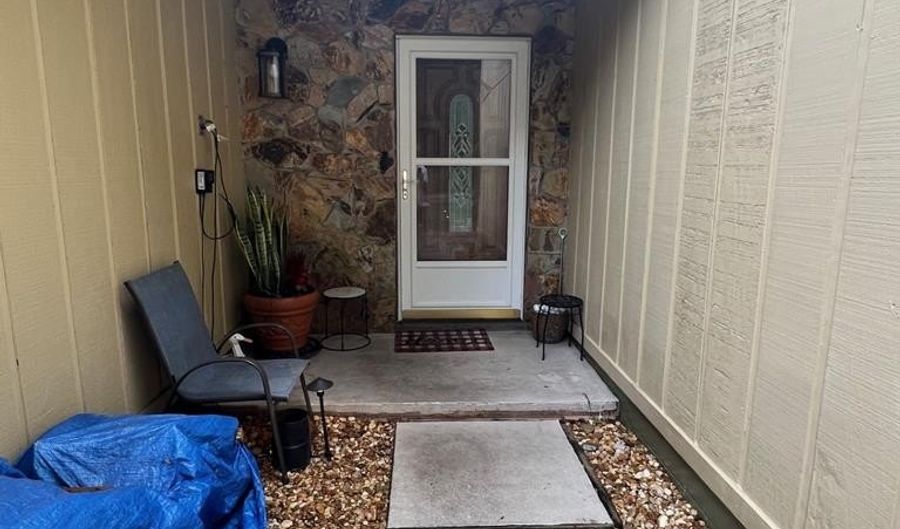 10724 Creek Dr, Alachua, FL 32615 - 2 Beds, 2 Bath