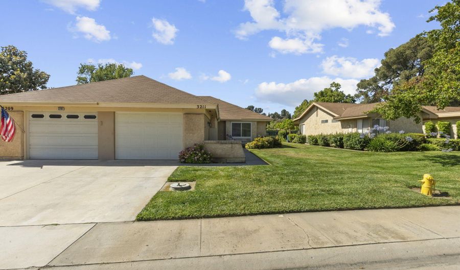 3211 Village 3, Camarillo, CA 93012 - 2 Beds, 2 Bath