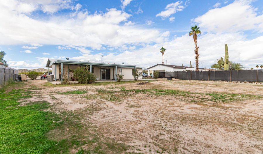 10933 N GERONIMO Dr, Casa Grande, AZ 85122 - 3 Beds, 2 Bath