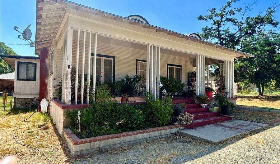 661 N 4th St, Banning, CA 92220 - 3 Beds, 2 Bath
