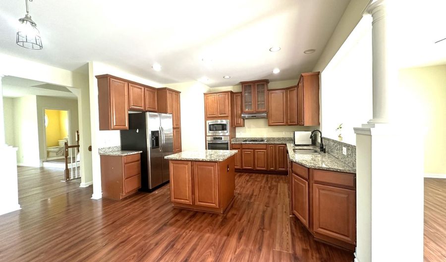 25795 CLAIRMONT MANOR Sq, Aldie, VA 20105 - 3 Beds, 3 Bath