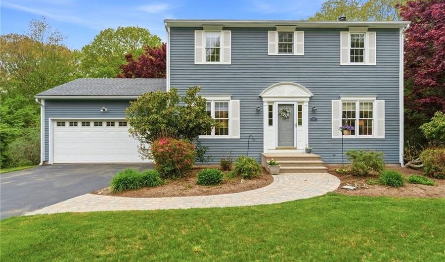130 Village Hill Ln, North Kingstown, RI 02852 - 3 Beds, 3 Bath