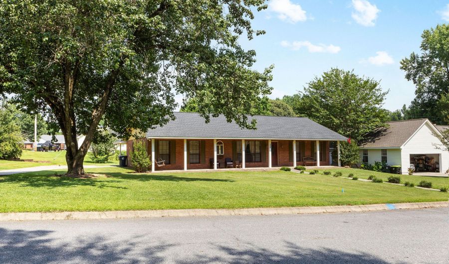 1258 Watson St, Alexander City, AL 35010 - 3 Beds, 2 Bath