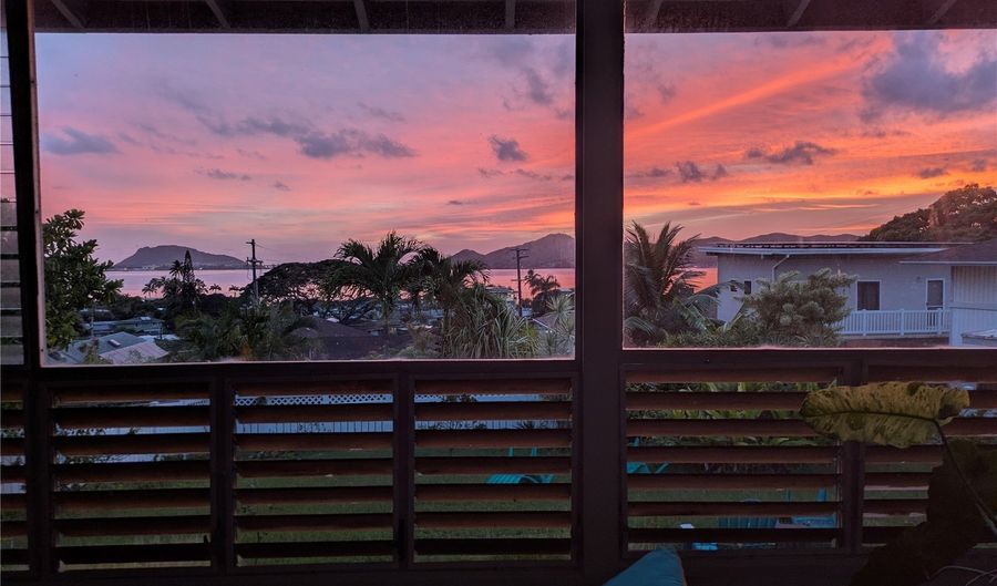 45-112 Halliday Pl A, Kaneohe, HI 96744 - 4 Beds, 2 Bath