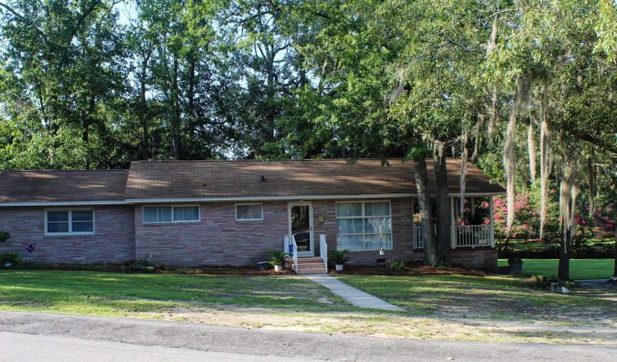 14 Robin Rd, Barnwell, SC 29812 - 3 Beds, 2 Bath