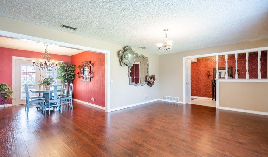 800 NW 7th St, Andrews, TX 79714 - 3 Beds, 3 Bath