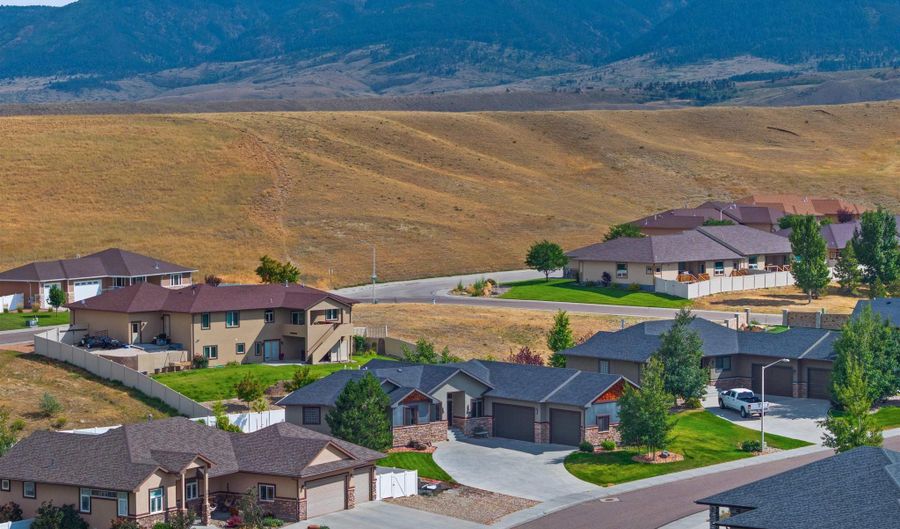 2819 Palmer Dr, Casper, WY 82601 - 5 Beds, 4 Bath