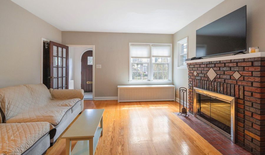 45 W Erie St, Albany, NY 12208 - 3 Beds, 2 Bath