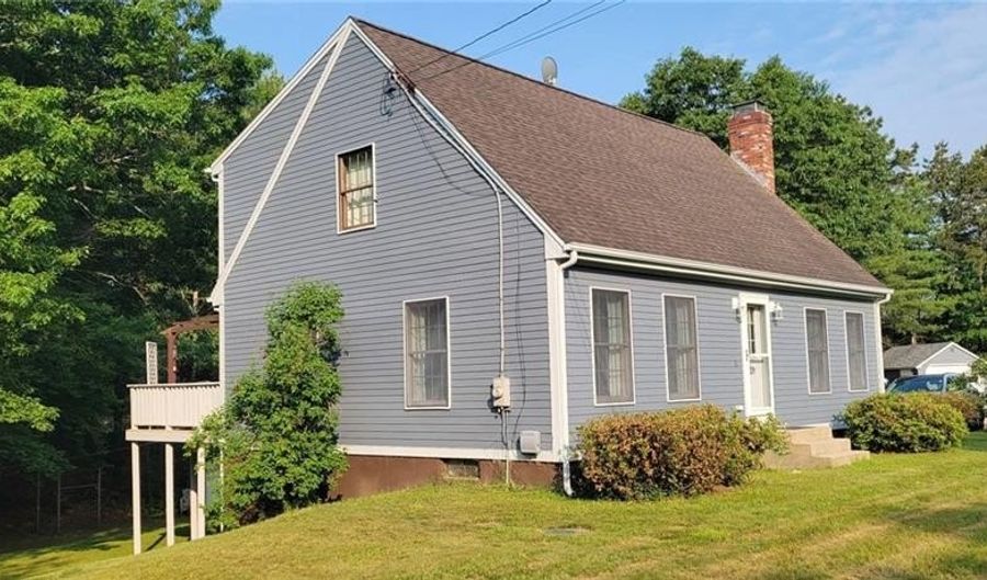 1 Gilman Rd, Hopkinton, RI 02832 - 3 Beds, 2 Bath