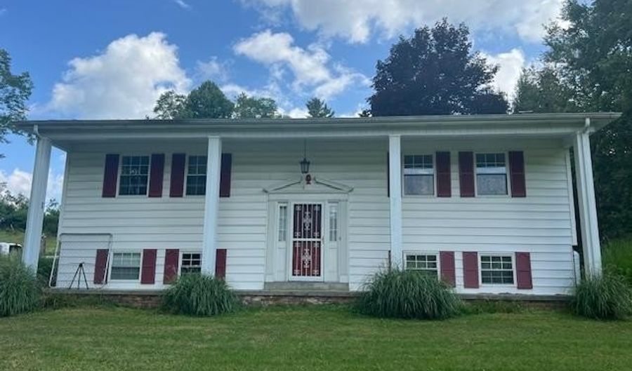 120 KEATON CEMETARY Rd, Beaver, WV 25813 - 4 Beds, 2 Bath