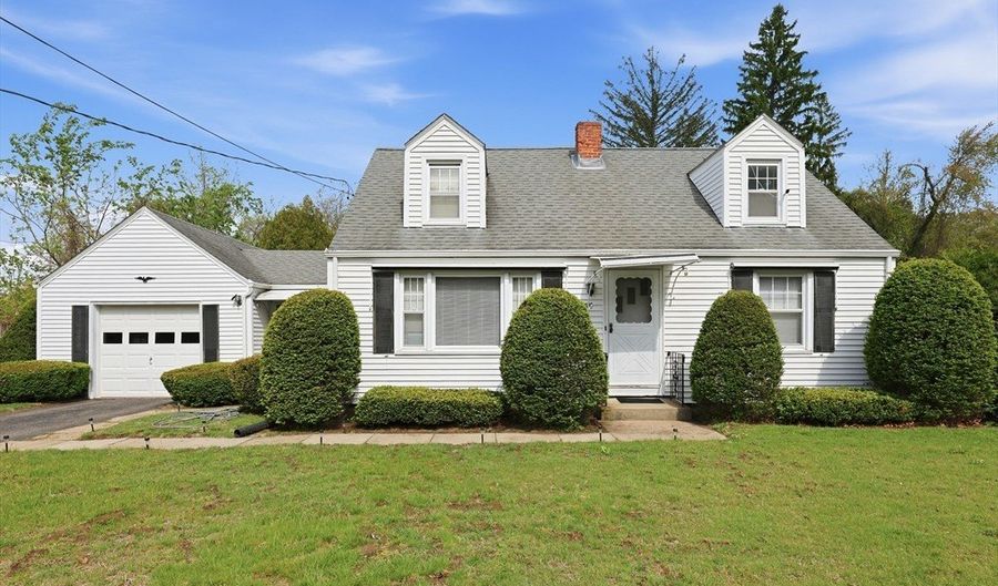 55 River Rd, Agawam, MA 01001 - 3 Beds, 1 Bath