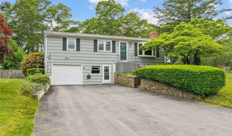 116 Clearview Dr, North Kingstown, RI 02852 - 3 Beds, 2 Bath
