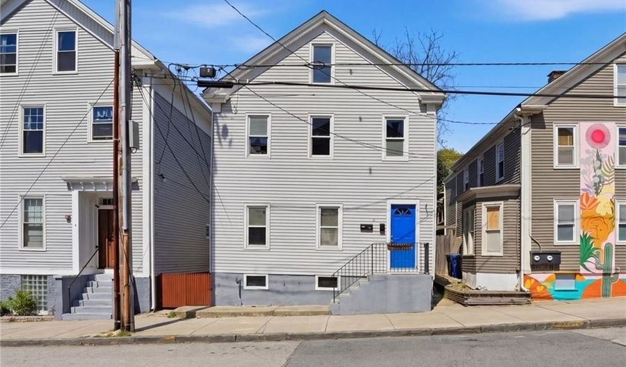 8 Mann Ave, Newport, RI 02840 - 3 Beds, 2 Bath