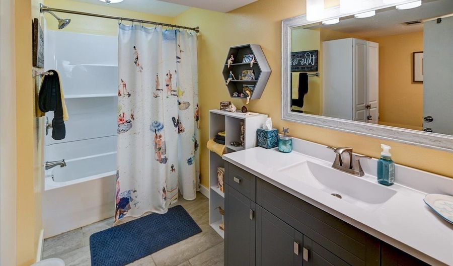 4101 Donald Dr, Madison, WI 53704 - 3 Beds, 2 Bath